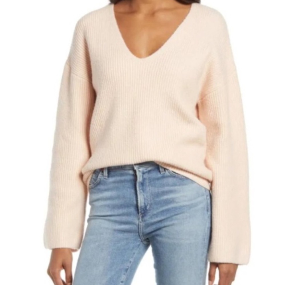 Treasure & Bond Ribbed Pale Pink V-Neck Sweater